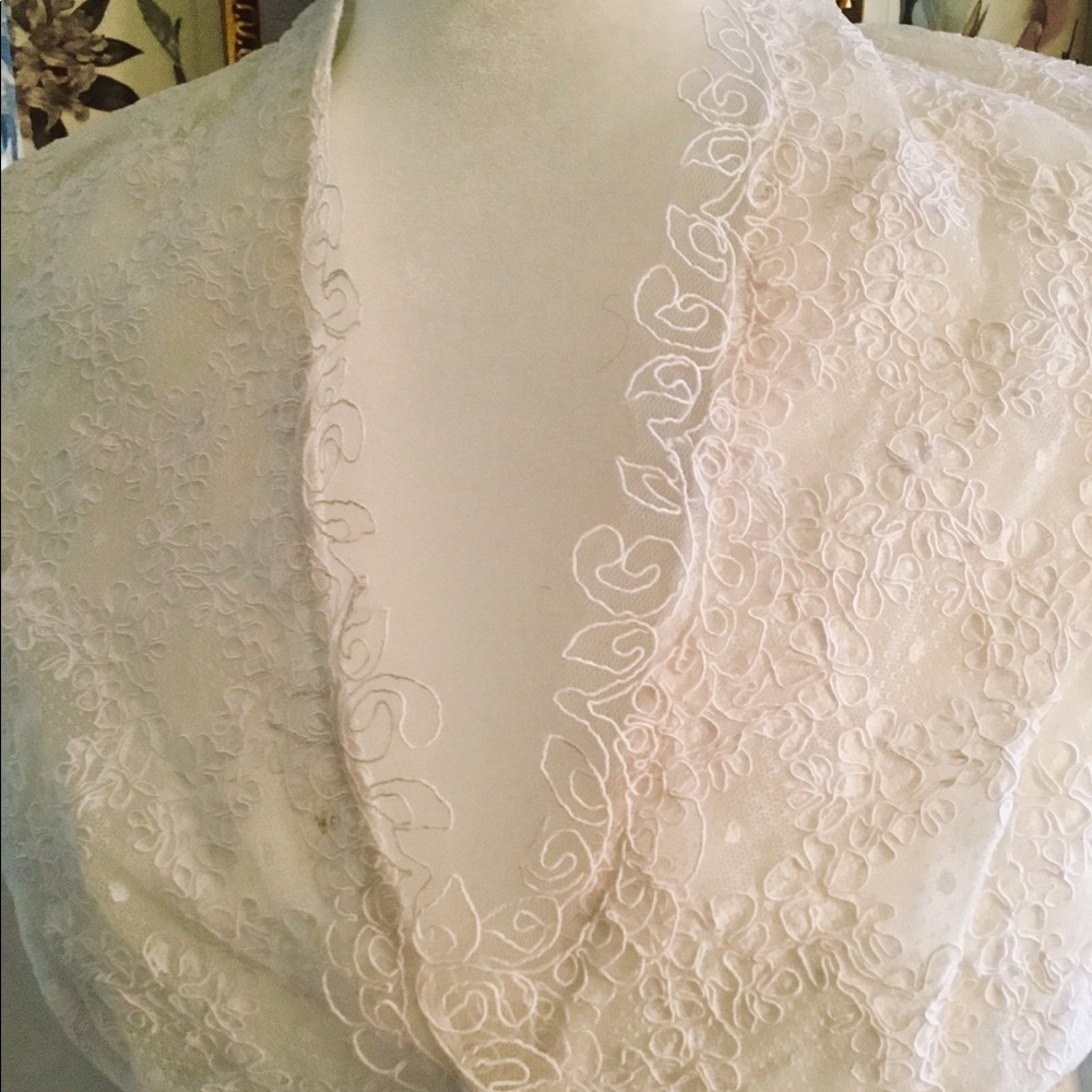 SALE!  NWOT  Gorgeous White Lace Blouse